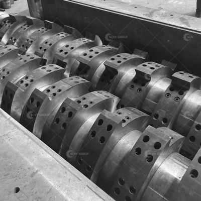 800-5000kg/h Μεγάλη παραγωγικότητα Δύο άξονες θρυμματιστή για τα απόβλητα χαρτιού και πλαστικού ABS