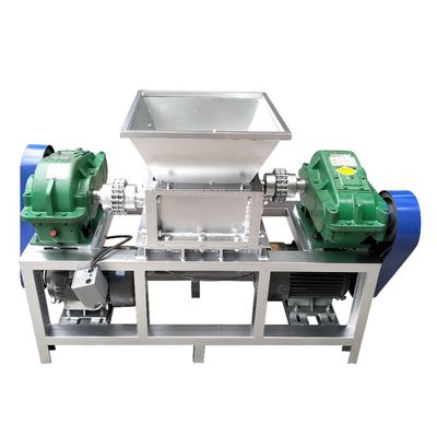 Σύνθετο σχεδιασμό 380V / 50Hz τάση Mini Double Shaft Shredder για μικρή παραγωγή